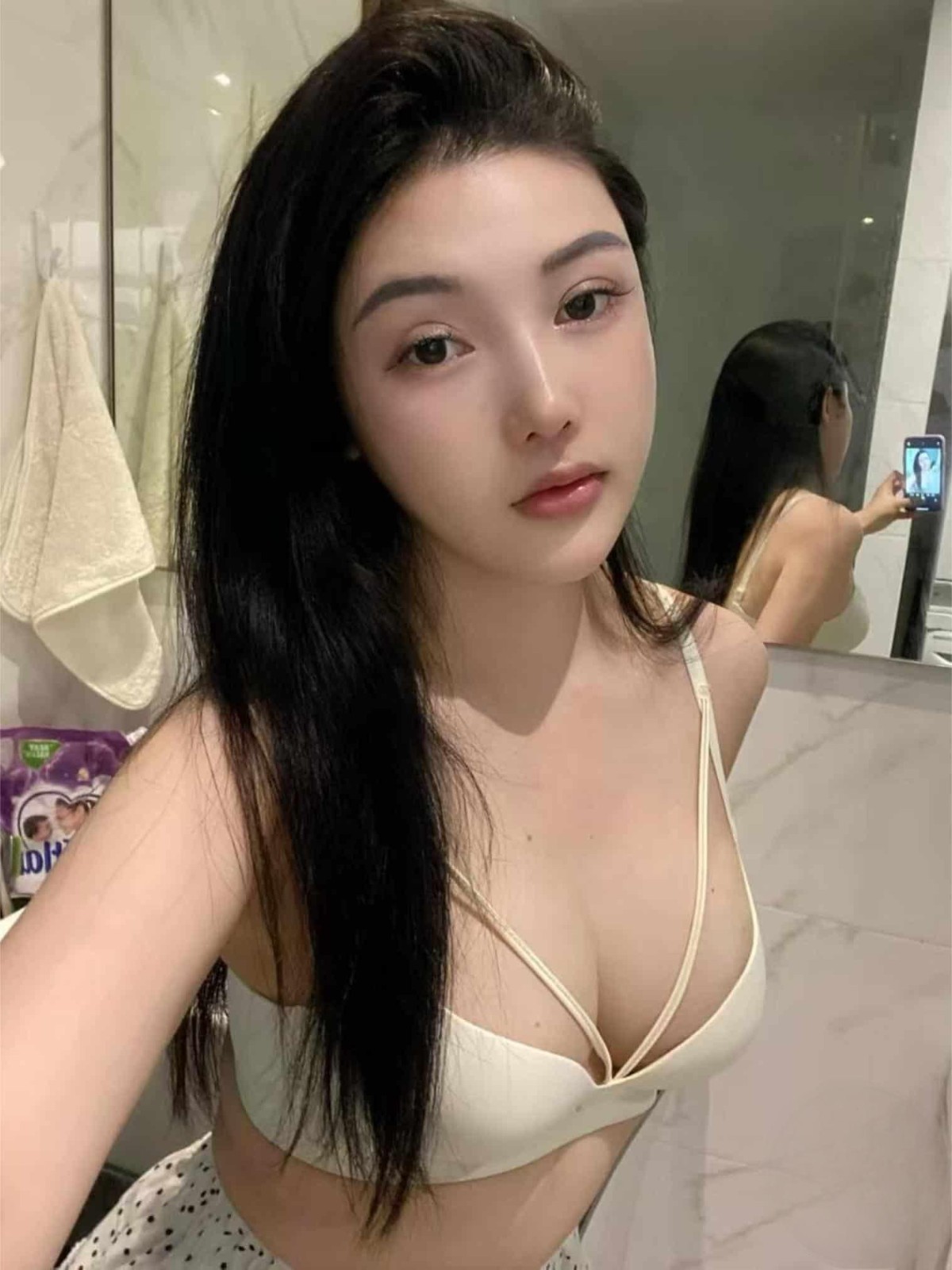 Maya - Thai Massage Therapist at kkbaby Singapore